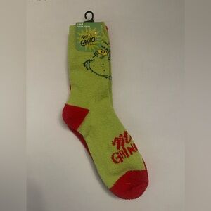 Christmas Holiday The Grinch Dr. Seuss Set Of Two Fuzzy Socks Size 9-11